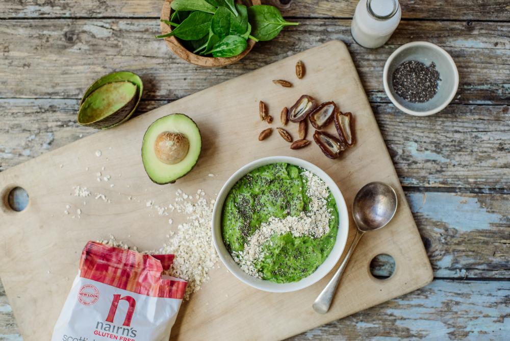 Avocado, date and spinach smoothie bowl