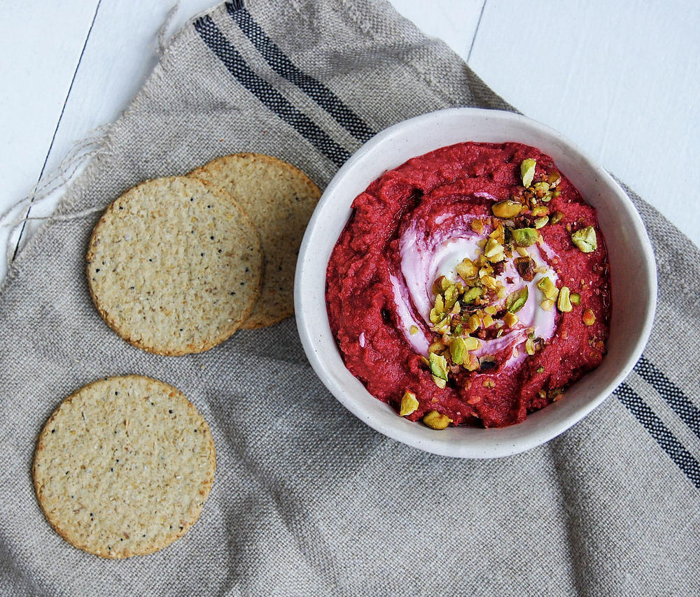 Beetroot hummus