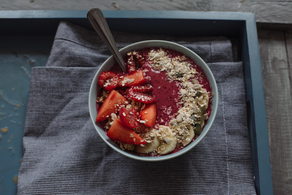 Strawberry, Banana and Oat Smoothie Bowl
