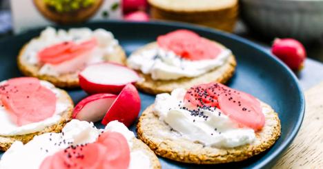 Quick radish and ginger pickle topping