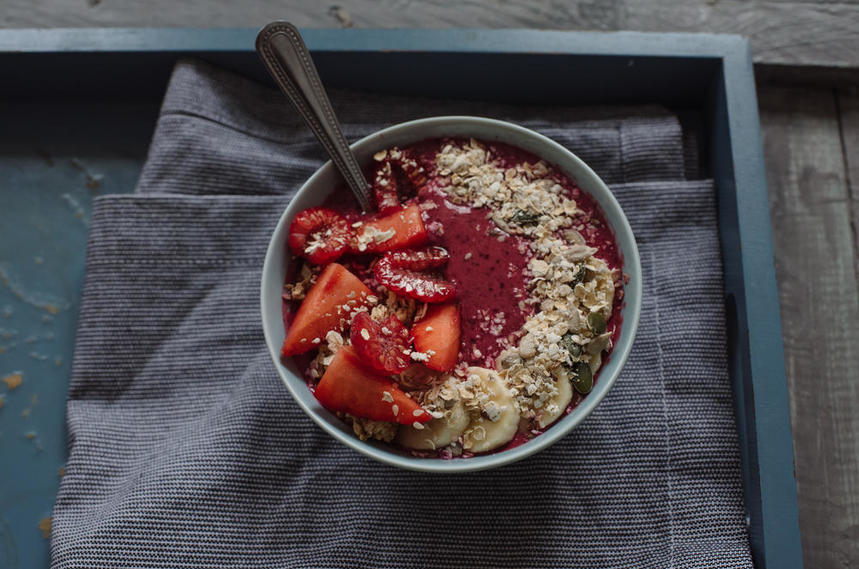 Strawberry, Banana and Oat Smoothie Bowl