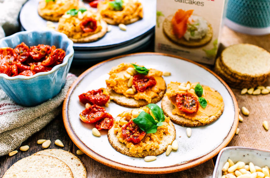 Hummus and sundried tomato spread