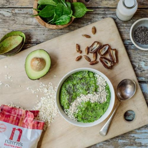 Avocado, date and spinach smoothie bowl