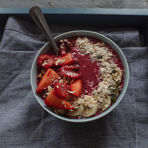 Strawberry, Banana and Oat Smoothie Bowl