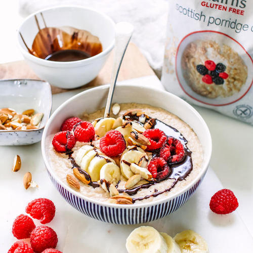 Coconut yoghurt and cinnamon porridge