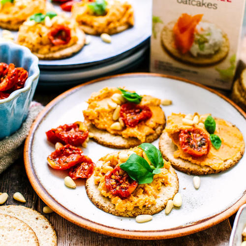 Hummus and sundried tomato spread